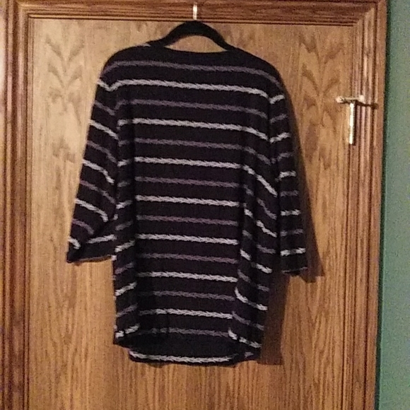 Women's Croft & Barrow 3/4 Sleeve Top - Picture 4 of 5